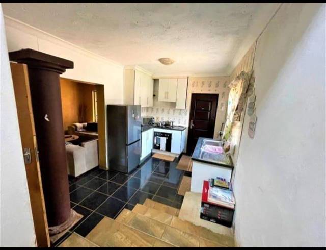 5 BEDROOM HOUSE FOR SALE IN ZAKARIYYA PARK